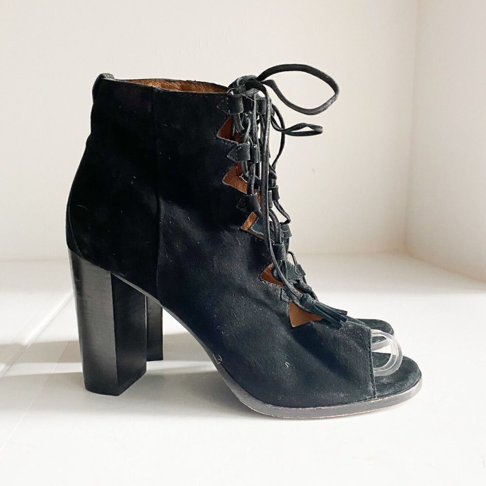 Frye Ghillie Black Suede Lace up Peep toe Block Heel Booties 8M